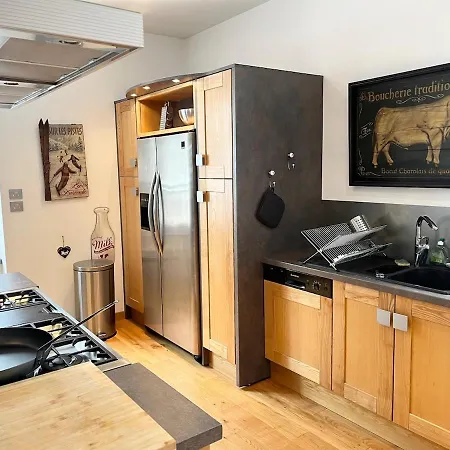 Holiday home Maison De Caractere Au Mont-dore 15 Personnes Le Mont-Dore