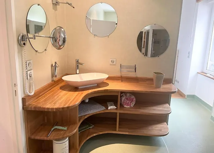 펜션 Maison De Caractere Au Mont-dore 15 Personnes *