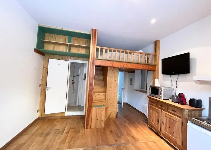 Maison De Caractere Au Mont-dore 15 Personnes Le Mont-Dore